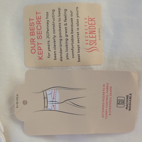 NWT St. John's Bay Mid-Rise Secretly Slender Pocket Shorts 14 White 5" Inseam - Picture 2 of 16